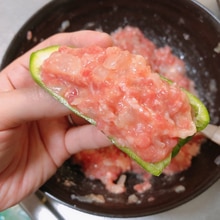 パン粉なし！片栗粉なし！で作れるピーマンの肉詰めレシピ3選の人気レシピ・作り方デリッシュキッチン