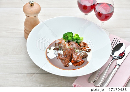 牛すね肉のビーフシチュー - Tiger-Corporation