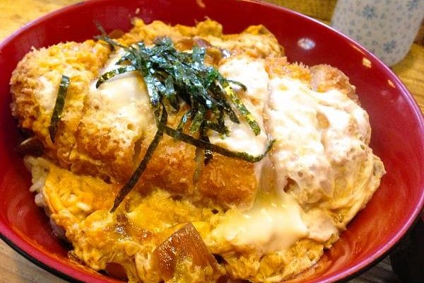 弁当販売のみでも「とんかつ界のキング」と言われる店『おさむ』とはロケットニュース24