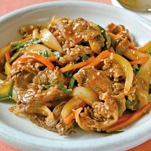 ヨドバシ.com - ハウス食品 とろみ菜 韓国風旨辛みそ風味の鶏肉キャベツ炒め 140g 通販 全品無料配達