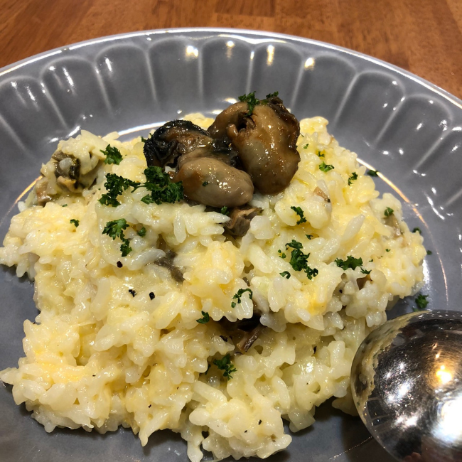 香味ペースト」でつくる青椒肉絲＜オイスター 醤油味＞の献立 副菜：チーズといんげんのスティック春巻き、汁物：焼きなす汁ビーフン 献立・メニュー 味の素パーク たべる楽しさを、もっと