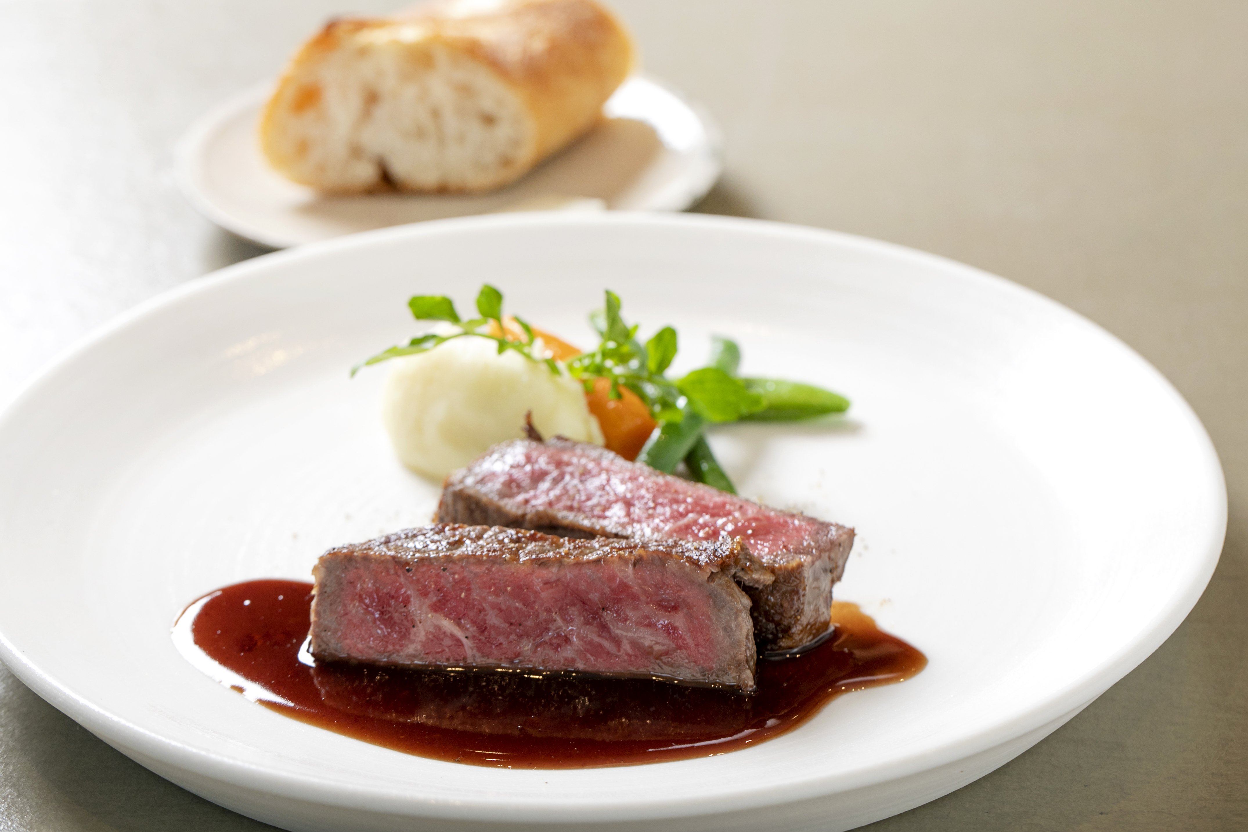 Faire un Noeud フェールアンヌー 神戸市西区 フレンチ コース黒毛和牛ステーキコースヒトサラ