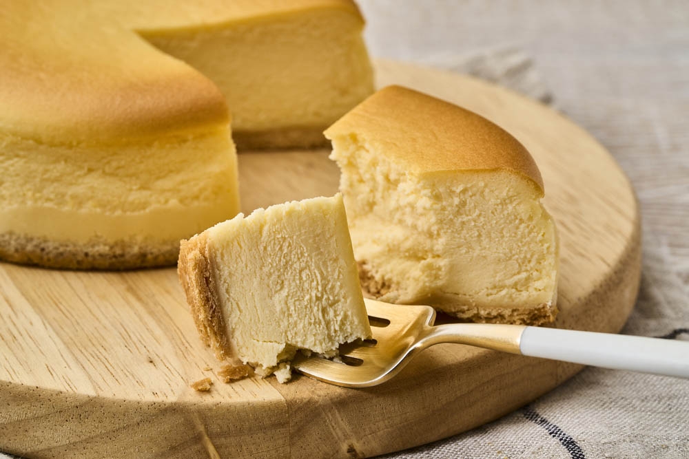 ビアードパパ新作がアツい！月見に続いて、ゴディバに焼きチーズケーキ SNS「確実に太らせに来ている」「神復活」と歓喜 - イザ