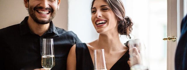 TRIVINOシャンパングラスの底には、目に見えない 傷がつけられている？ワイントリビア～Trivino～イオングループのリカー専門店「イオンリカー」