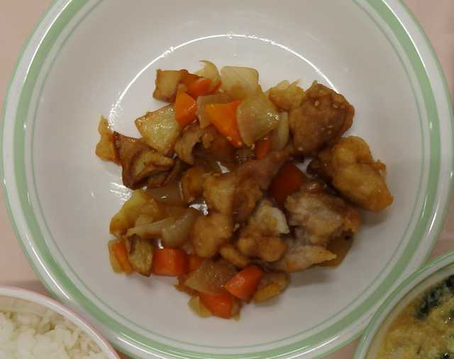 根菜と鶏肉の甘辛煮