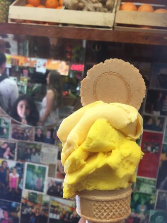 ローマ 階段 ジェラート スペイン広場の写真素材 - PIXTA