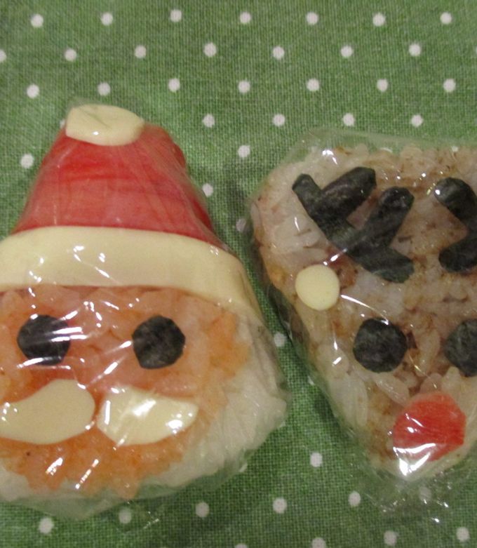 もうすぐクリスマス！かわいいサンタさんおにぎり