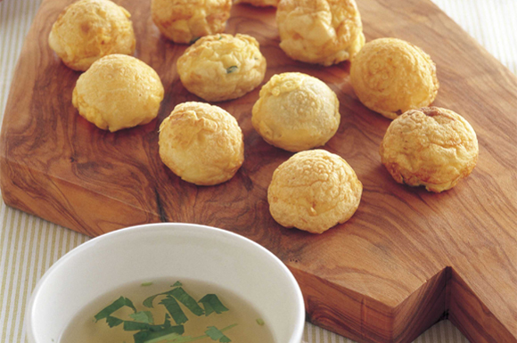 たこ焼き 材料 小麦粉 300g 浄水 1500cc 卵 ４個 白だし 大3 キャベツ ねぎ たこ ウインナー チーズ キムチ 紅生姜