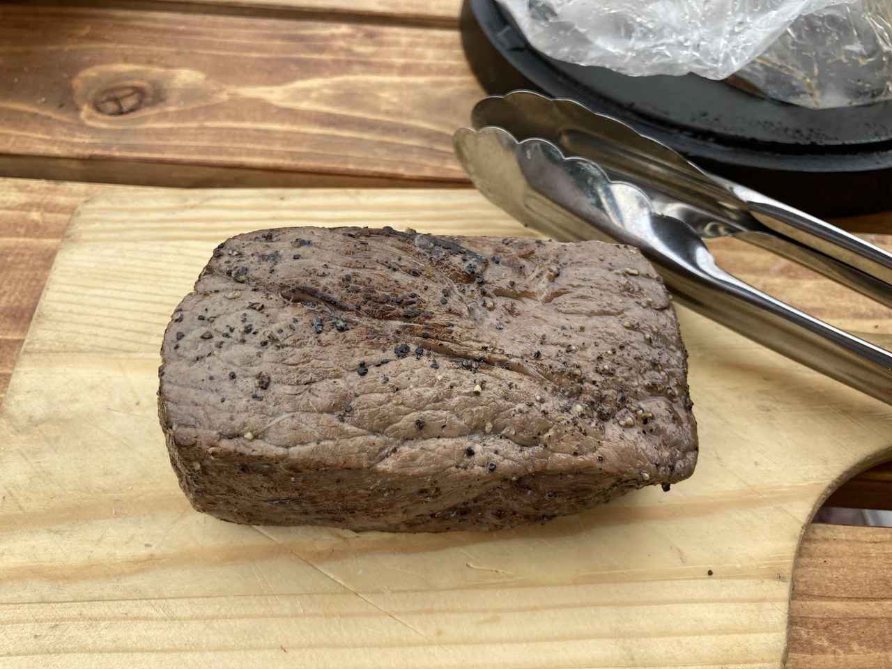 ダッチオーブンでローストビーフ