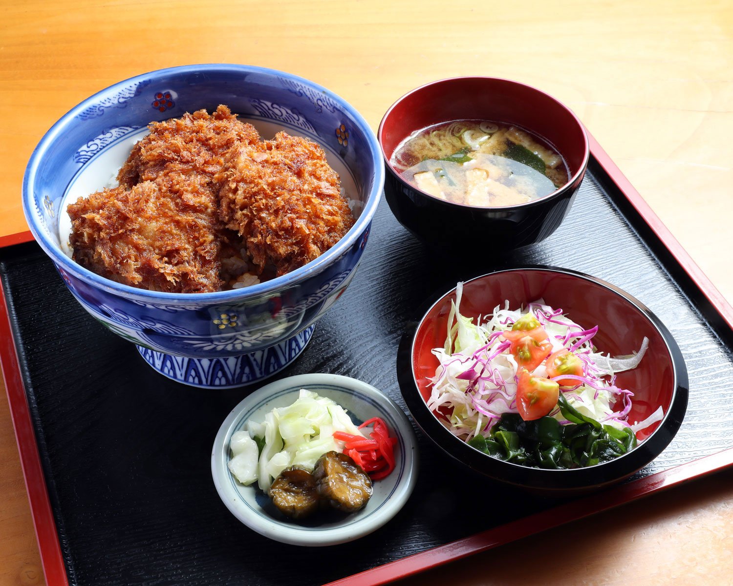 ソースカツ丼とは群馬発、サクサク食感と濃厚ソースが織りなす絶品「ソースカツ丼」！群馬県