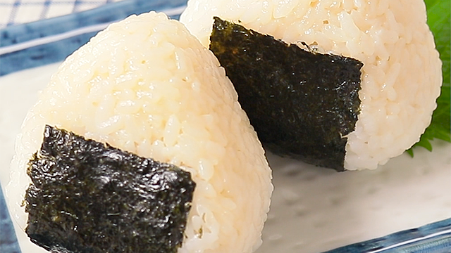 おにぎり１個に栄養たっぷり！おにぎりの具にぴったりな“意外な組み合わせ”と
