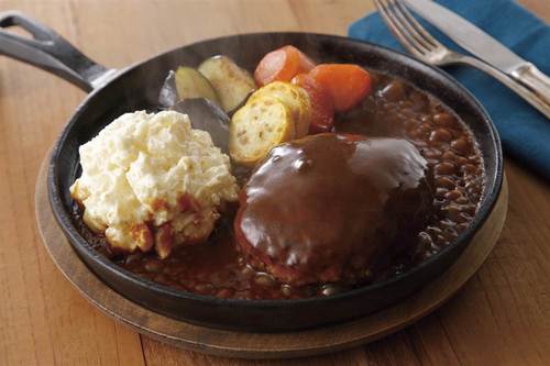 「デミグラスハンバーグ」ゆで卵添え、いろいろ野菜のバター蒸し、キャベツとおあげのみそ汁 2人分