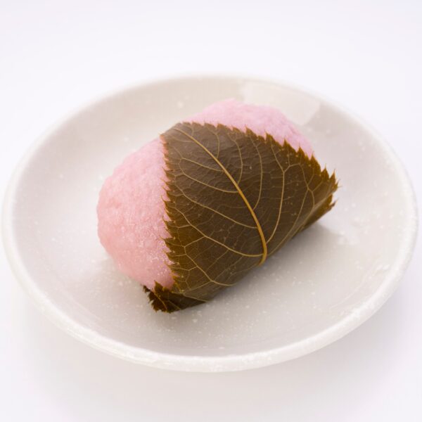 桜餅の葉は食べる派？剥がす派？ 知られざる魅力と味わい方サザエの食卓ジャーナルサザエ食品株式会社