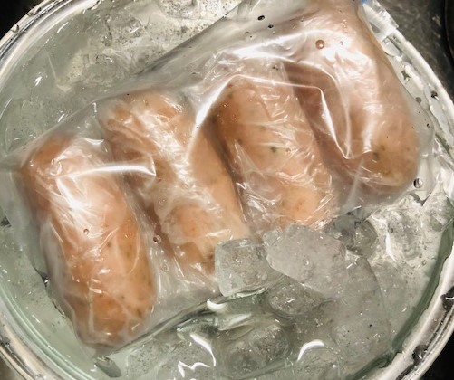 ウインナーの冷凍方法・保存期間。おいしい解凍方法も！ - macaroni