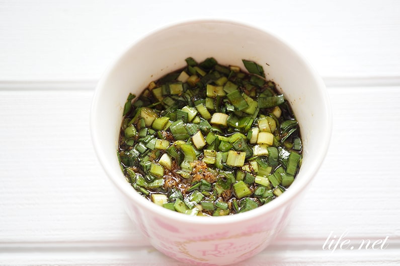にら納豆焼き 先日あさイチで見かけた納豆焼きが とっても美味しそうで 早速作ってみました 納豆とニラと卵と強力粉を混ぜてガーリックオイルでカリッと焼いたもの ビールのおつまみに最高♪ レシピは、あさイチ納豆焼き と検索すると出てきます ビールは新発売のキリン