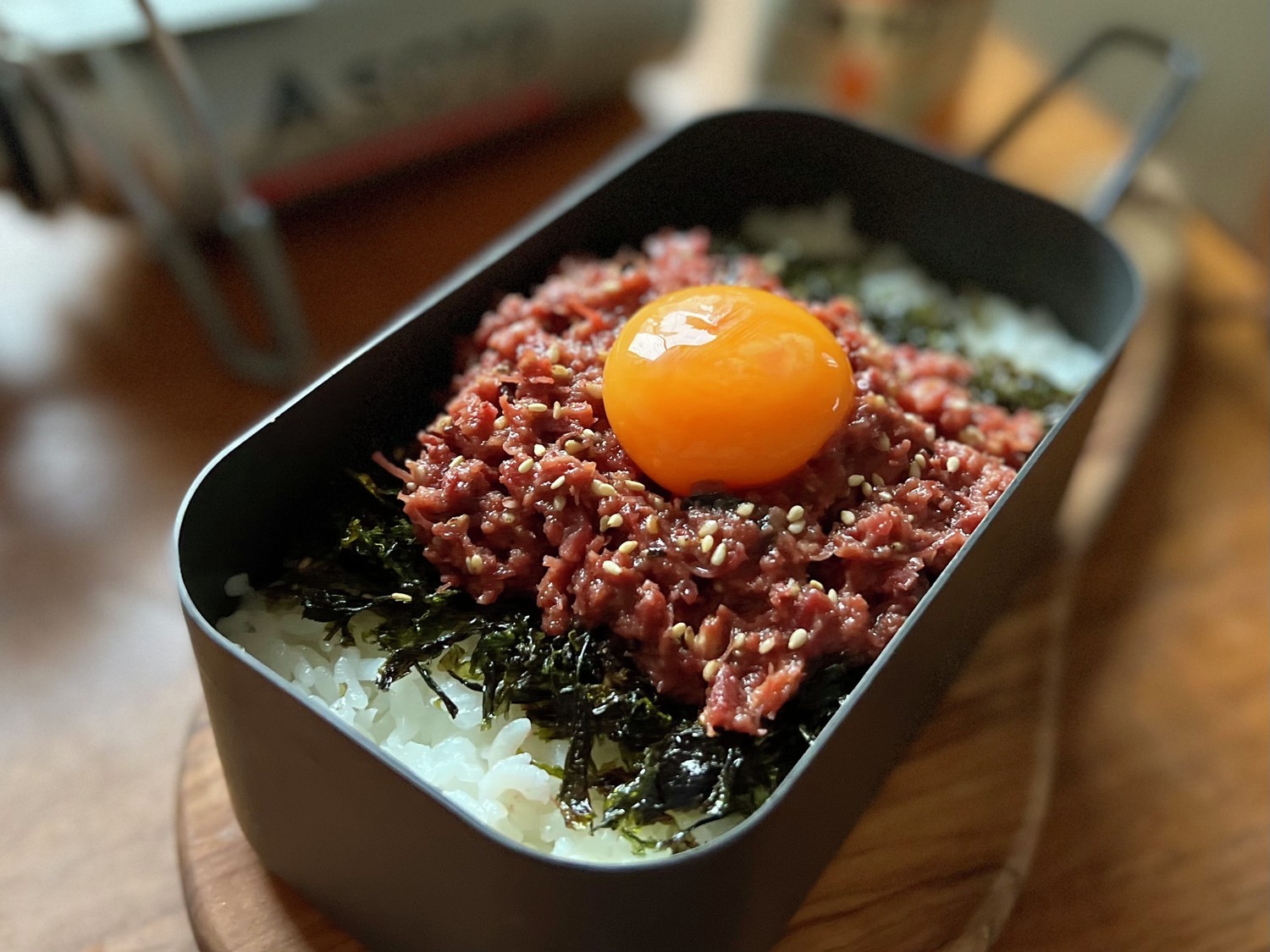 コンビーフのピカタ丼