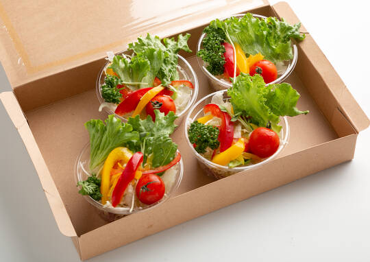 野菜たっぷり今日のお弁当です♫詰め方をもう少し工夫したいと思います ^^ ☆茄子とピーマン、ベーコンの味噌炒め☆人参煮物☆ミニトマト甘酢漬け＆ミニトマト☆さつま芋のオレンジ100%ジュース煮☆ピーマンみんなとカゴメでつくるコミュニティ ＆KAGOME アンドカゴメ