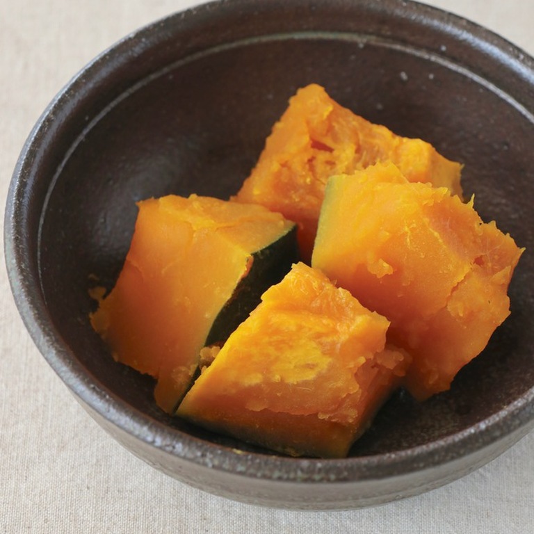 煮ずにレンチン加熱！「かぼちゃのレンジ蒸し」は塩で食べるのが一番おいしい 最新号からちょっと見せkodomoe コドモエ —「親子時間」を楽しむ子育て情報が満載