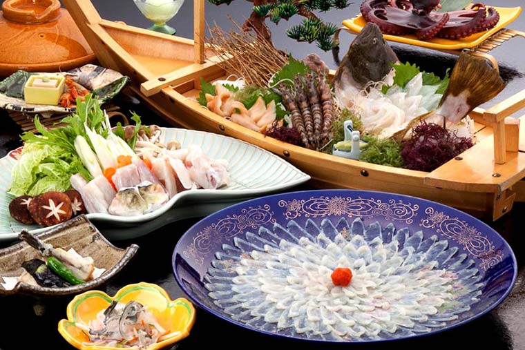 名物 知多牛ひつまぶし膳 , 地元知多半島産の知多牛をご飯の上に🍚, ひつまぶしなので、様々な薬味やおダシをかけてお召し上がり下さい😊,ご飯に合う甘辛いステーキソースと和ダシの相性も👌, これが新しい知多名物です！, ■和創作いろは■, 愛知県知多市にしの台4-13-6,0562-54-0555, 昼11:30～14:00, 夜17:00～22:00, 定休日 木曜日 ランチは木・金定休 ,