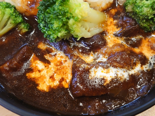 とろとろ「タンシチュー」の絶品レシピ！圧力鍋や炊飯器での作り方も