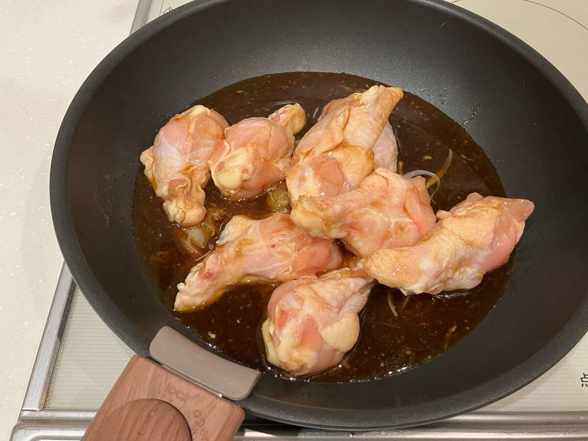 やっすい手羽元、こうするのが正解！ 和田明日香さん「たまらんすな～」「びっくりするほど美味ぁーーい！！」食べ方ヨムーノ