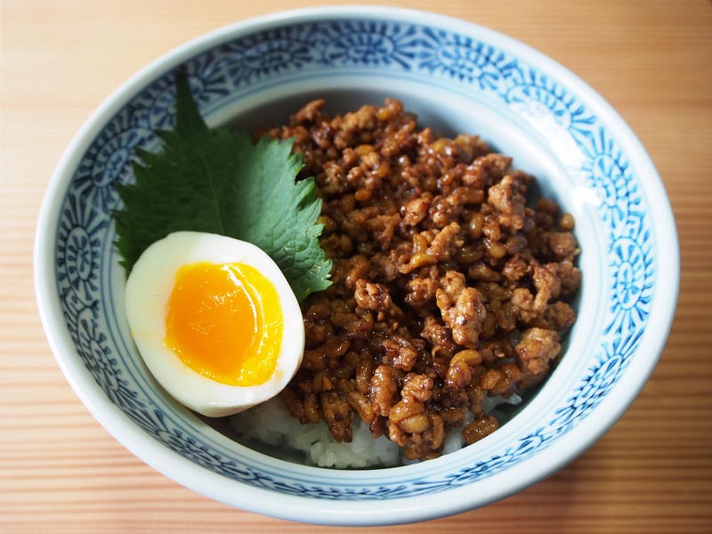 なすの肉みそ炒め うちのごはん使用