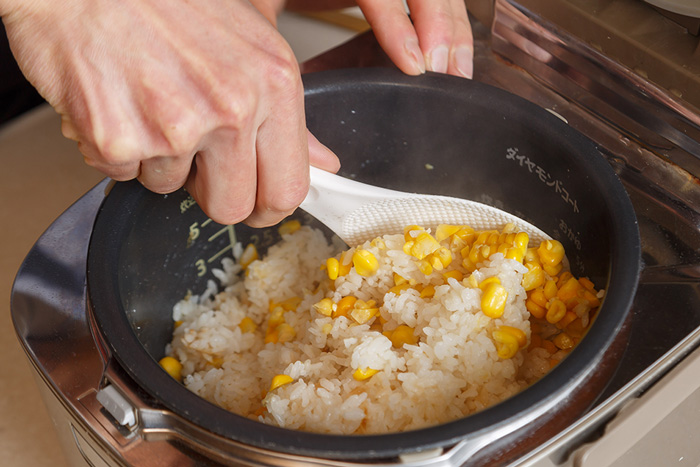 とうもろこしの冷凍保存 皮つき冷凍で鮮度キープ！レンジ活用テクも。ほほえみごはん-冷凍で食を豊かに-ニチレイフーズ