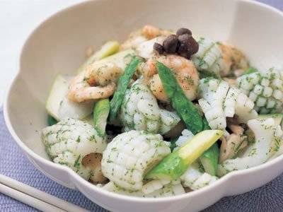 イカと小エビとえんどう豆の炒め物レシピエスビー食品株式会社