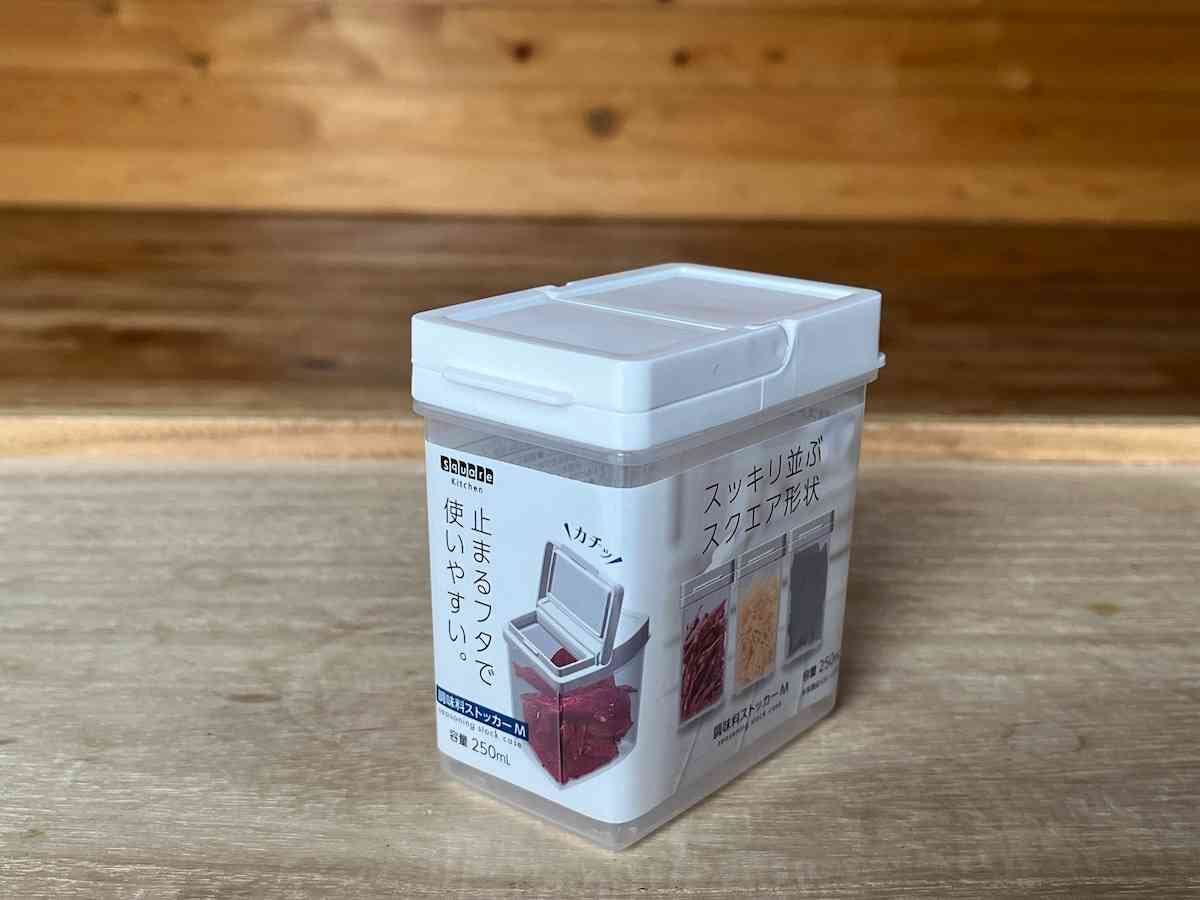 セリア 微妙だった小型タレビンを今一度キャンプ調味料入れに任命モノレビュ