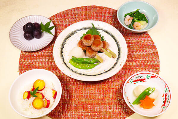 秋のおもてなしお月見ごはんお団子バイキングとお月見行事食献立 - YouTube