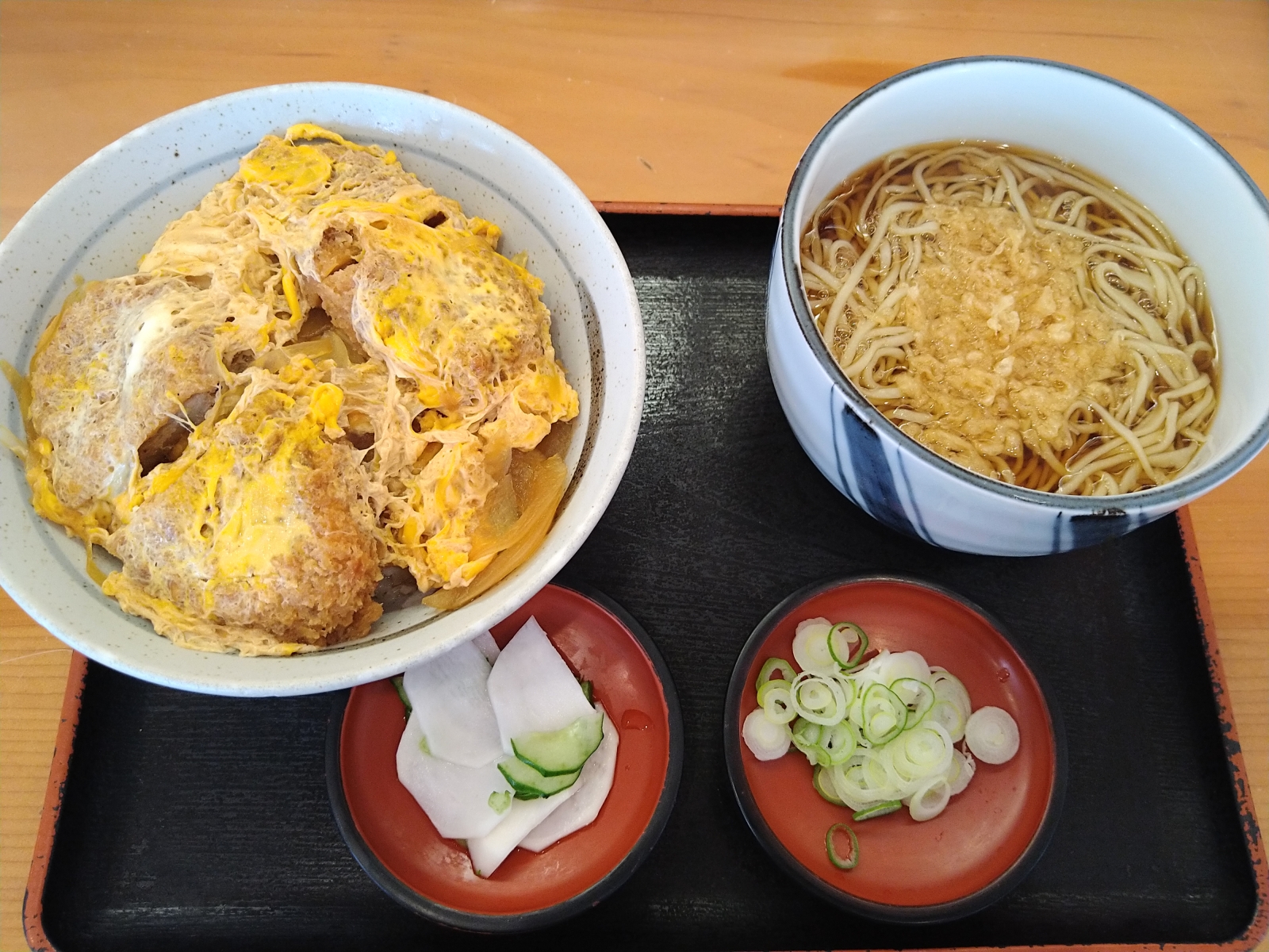 ◆群馬県ごはん◆ 道の駅まえばし赤城ヒュッテハヤシ 赤城山ソースカツ丼メンチカツプレートベーカリーキッチン オハナ群馬県前橋市