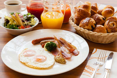 アメリカンブレックファーストとはどんなもの？他の朝食スタイルとの違いは？フードマニア編集部がわかりやすく解説！ - フードマニア Food Maniaby 旭屋出版
