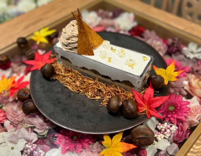 写真18 88「ちいかわレストラン」大阪＆名古屋に限定オープン、うさぎの豪華デザートプレートやモモンガのパフェなど - ファッションプレス