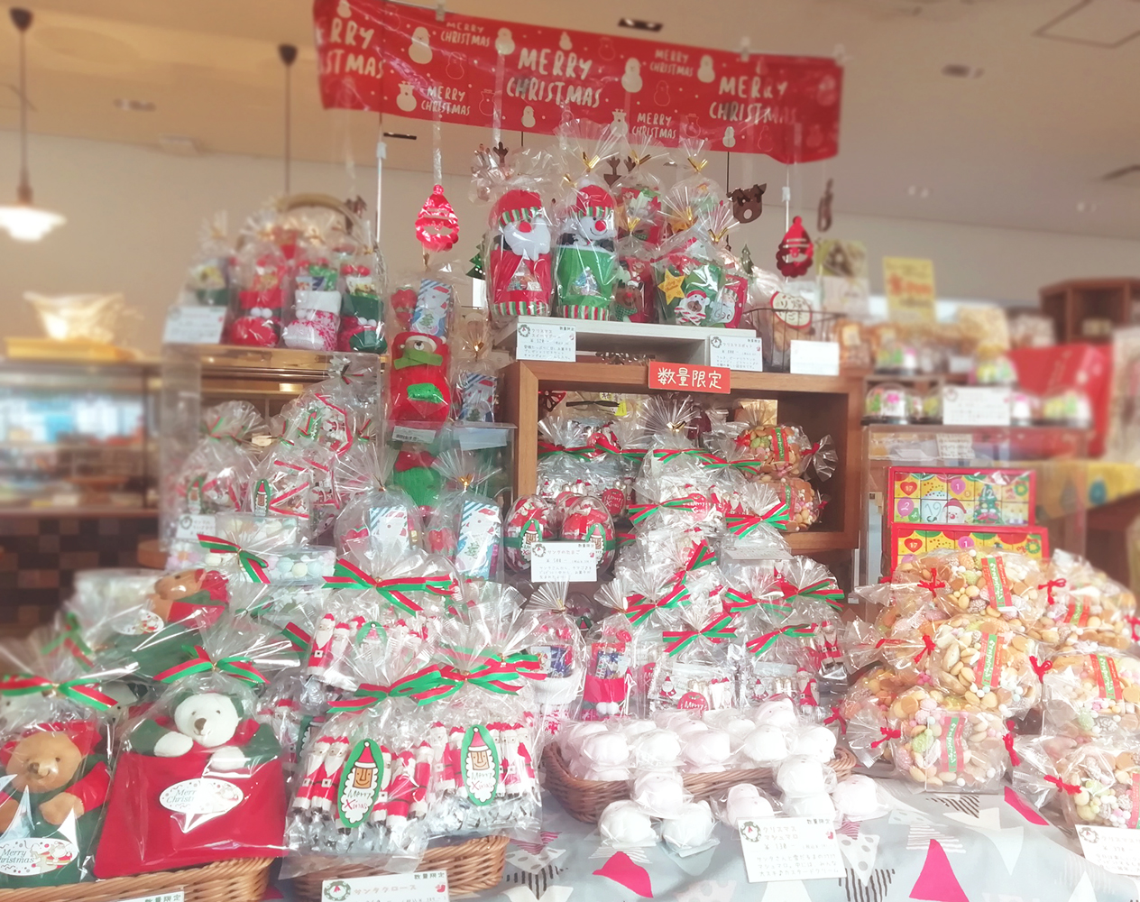 ほっこり和む愛らしさ♡ クリスマス限定の和菓子2022。ツリー、トナカイ、サンタ三越伊勢丹の食メディアFOODIE フーディー