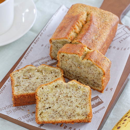 紅茶のパウンドケーキ本日より冬の商品販売開始❄️ 芳醇な香りのイングリッシュブレックファストの茶葉を贅沢に使用した紅茶のパウンドケーキ。 しっとり とした生地に紅茶の風味がしっかりと染み込み、一口ごとに豊かな香りが広がります。 深いコクと優雅な香りが