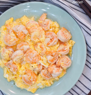 中華風エビとパプリカのたまご炒め