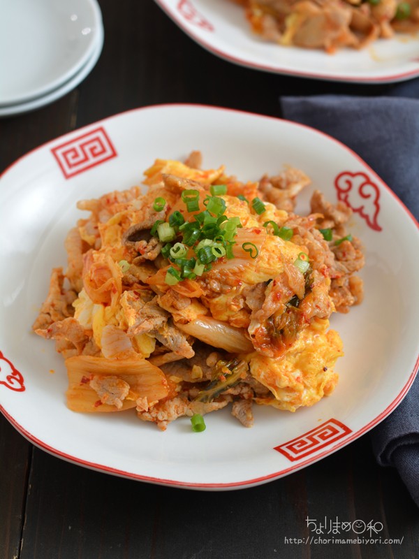 豚キムチ 生卵ですき焼き風 鬼うまっ！六甲道ブログ