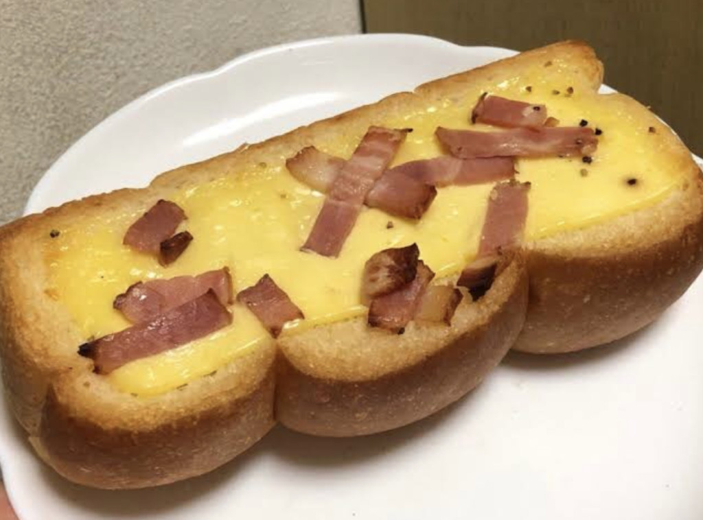 実食 ファミリーマートの食べ応え抜群の惣菜パンを食べてみました!! いぬきち- エキスパート - Yahoo!ニュース