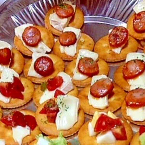 リッツに一番合うのは何!? 50種類の食材を載せて食べてランキング化！ - 価格.comマガジン