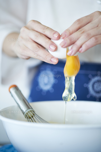 6,900点を超える卵 割るの映像素材とロイヤリティフリー映像 - iStock生卵, 目玉焼き, 料理