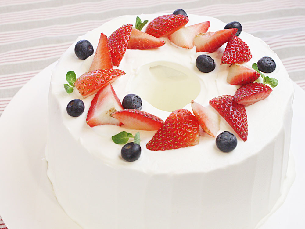 簡単キャラデコ！アンパンマンのデコレーションケーキ