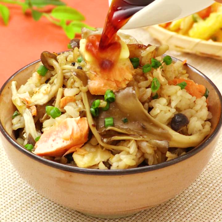 鮭とじゃがいものめんつゆバター焼き🐟🧡 ＆舞茸の炊き込みご飯🤤🍁 夜ご飯献立夜ご飯作りおうちご飯記録おうちご飯部自炊記録自炊生活自炊日記二人暮らしごはん同棲ごはん簡単レシピ献立料理cookingram 晩ごはんcooking 献立記録