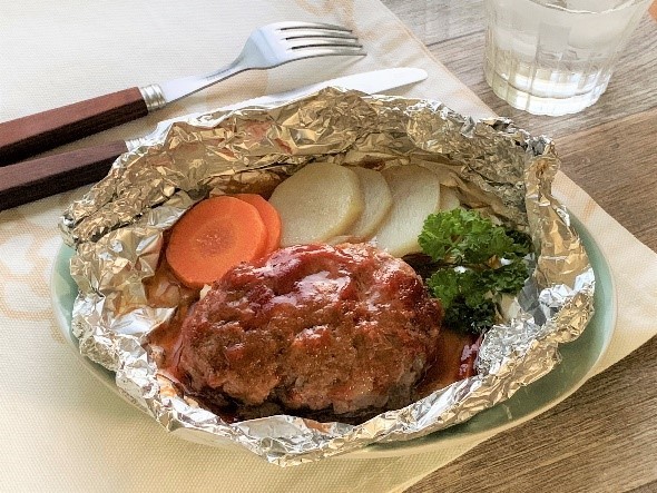 ハンバーグ＆きのこのホイル焼きCOCORO KITCHEN：シャープ