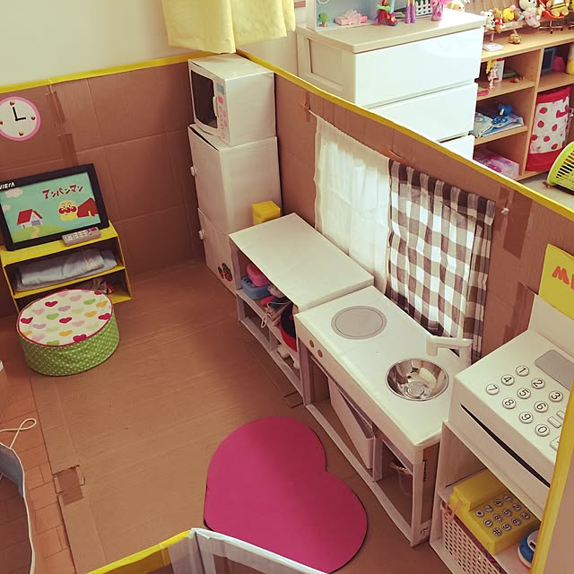 クオリティーえげつない」ダンボールおままごとキッチンに娘歓喜