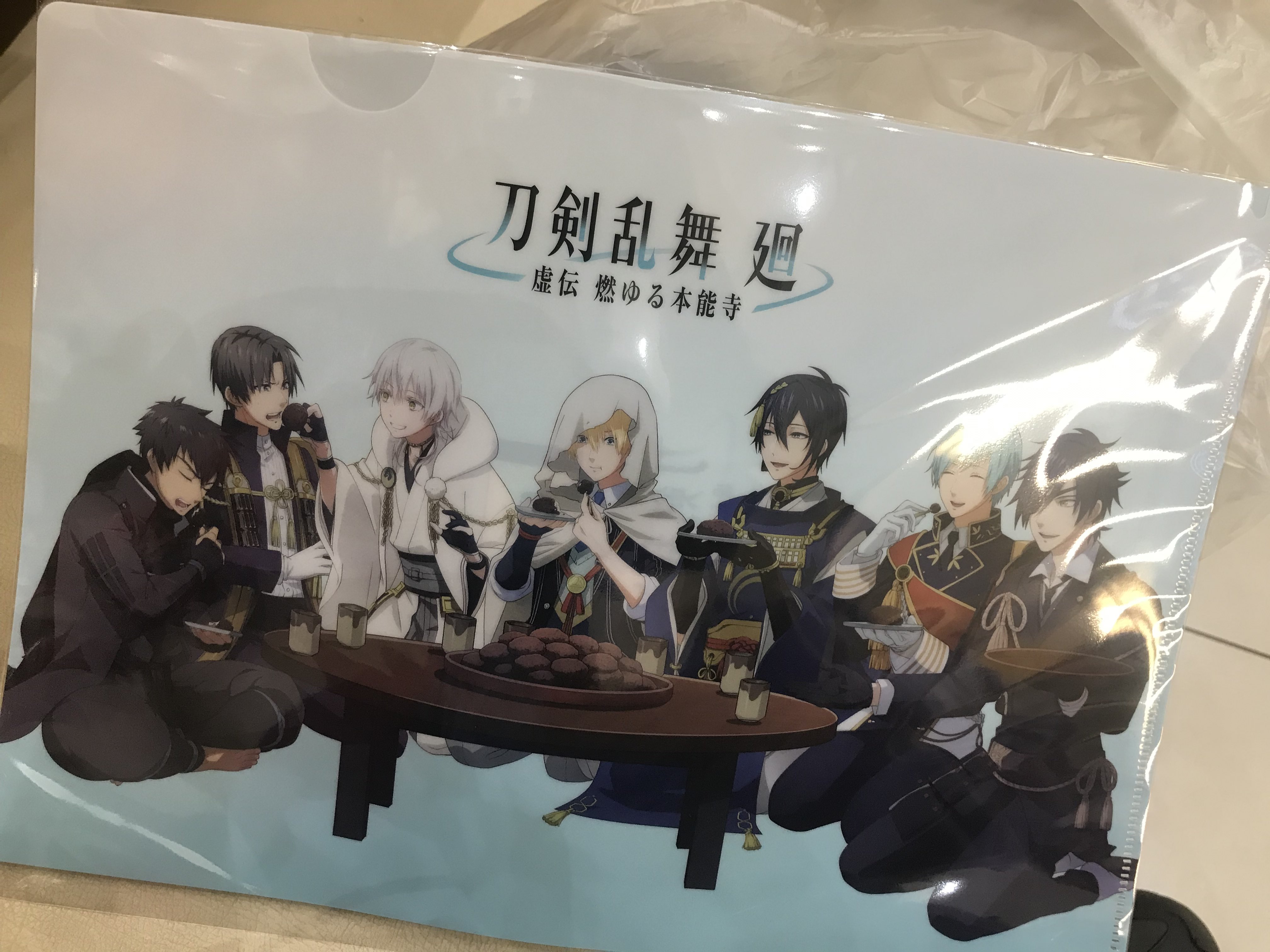 お昼ごはんに冷凍していたカレーを持ってきたつもりだったが、開けてみたら『あんこ』だった時の衝撃「くそぅ、おはぎの宴だ！」 - Togetter