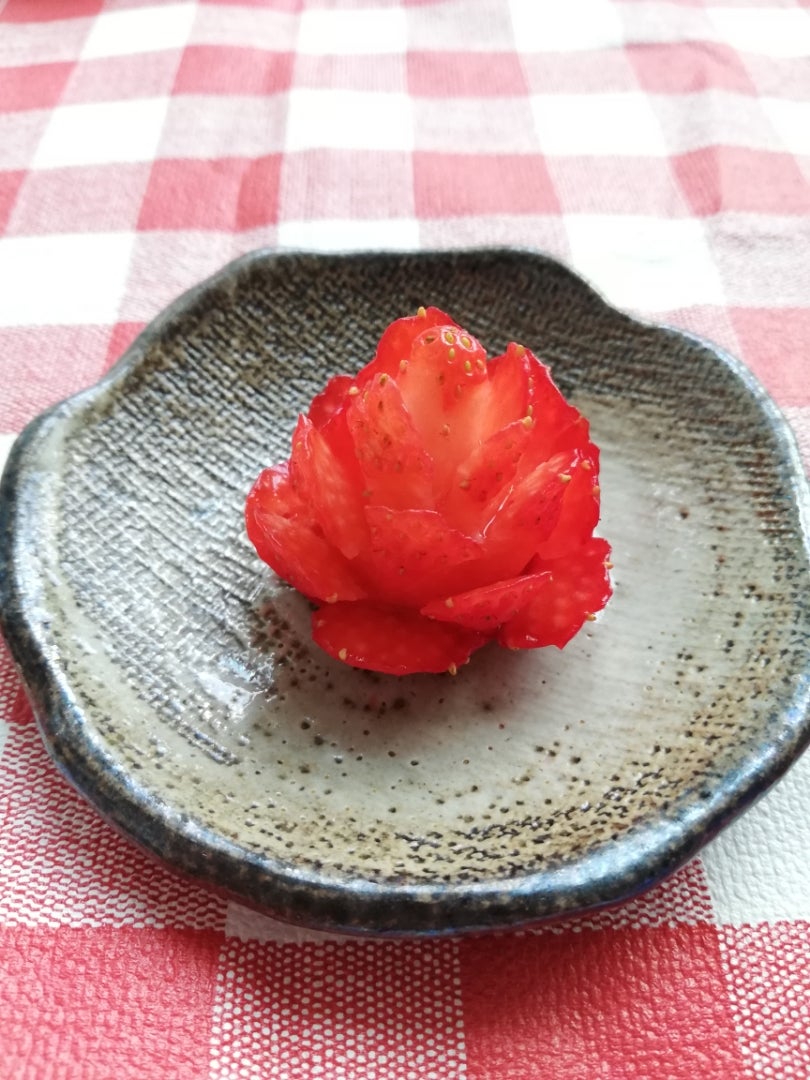 いちご切り方可愛いTikTok