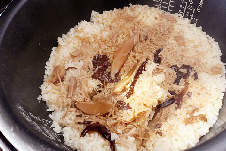 ドンキ・きのこ三昧で作る「木村拓哉の絶品レシピ」が神 レンジでできて激ウマ- LOCARI ロカリ