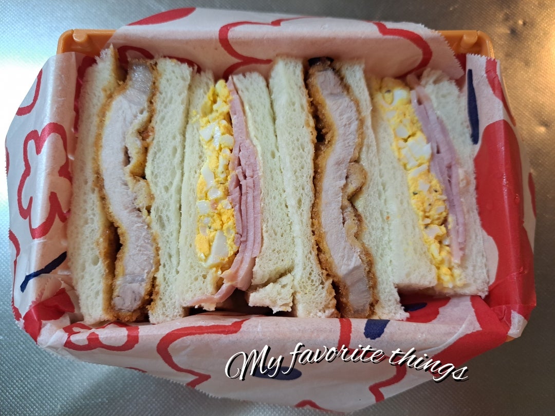 サンドイッチがぴったり収まる。無印良品の折りたためるケースで弁当作りが時短に！ライフハッカー・ジャパン