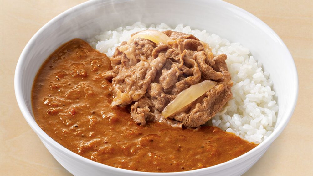 吉野家 カレーを完全リニューアル！新商品「肉だく牛オム黒カレー」レビュー 感想