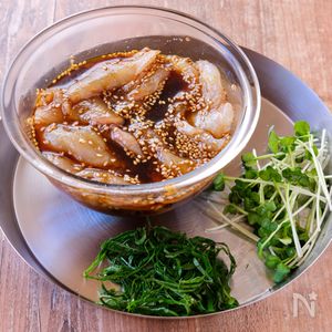 ヒラメの漬け丼を、にんにく大葉たまり醤油で！ - とか何とか言うとりますけども